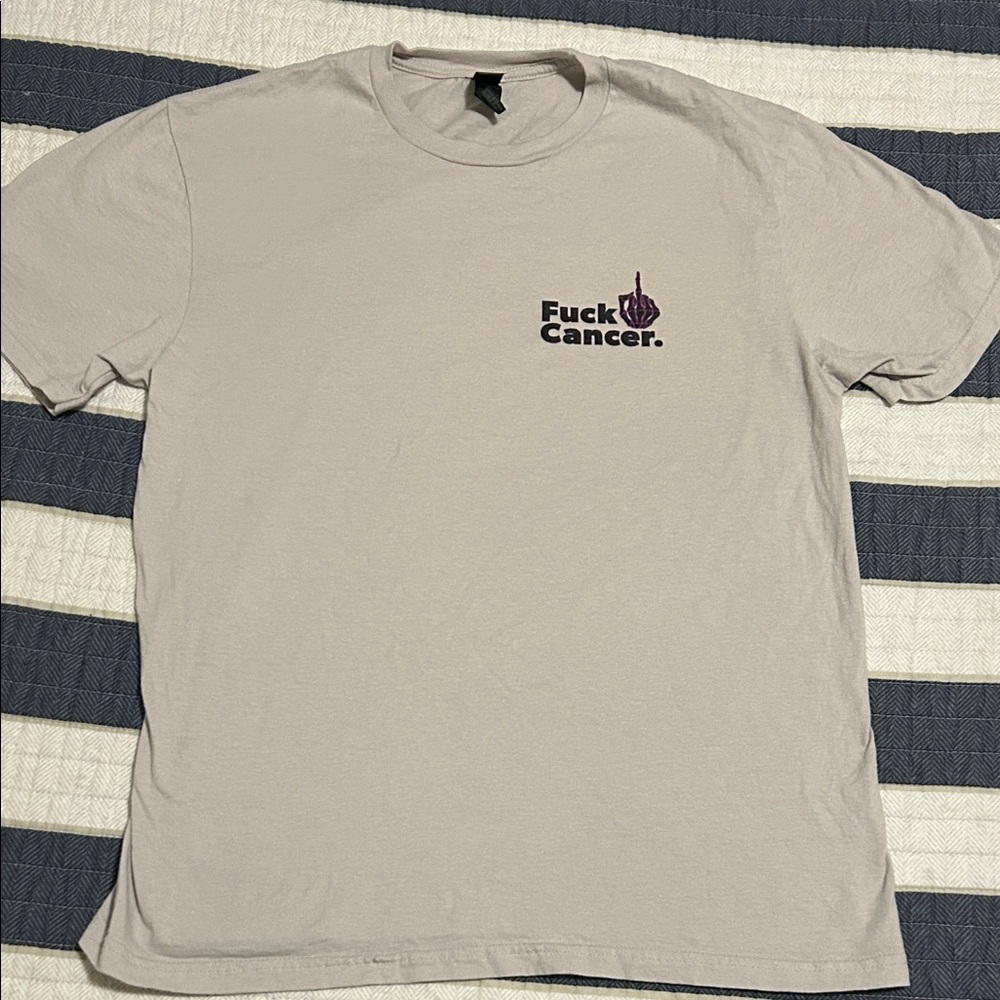 Gray Graphic unisex T-Shirt size medium